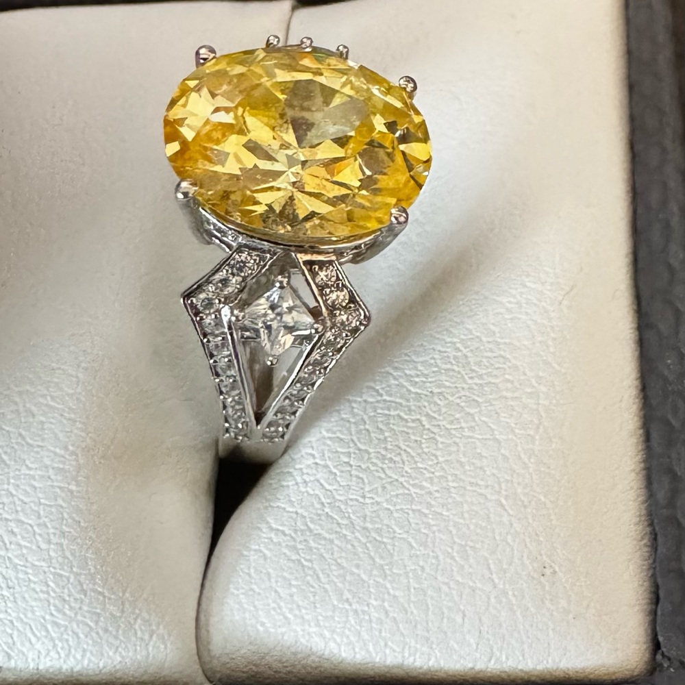 Bella Luce(R) canary & white diamond simulants rhodium over sterling. Sz 7.